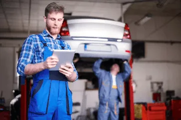 Ispezioni e controlli auto con diagnostica Ispezioni e controlli auto con diagnostica